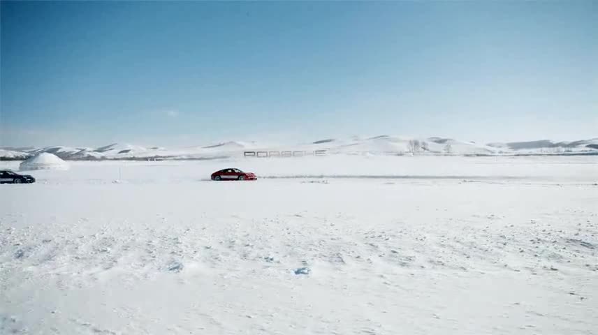 保時(shí)捷冰雪試駕會(huì)極地體驗(yàn)